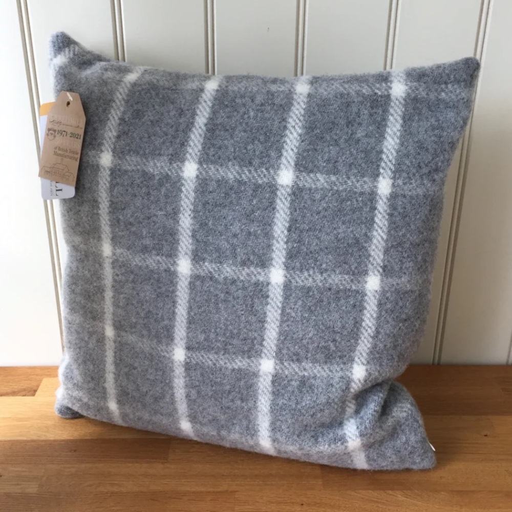 TWEEDMILL WALES UK BRITISH Made Pure New Wool Gray and White Plaid Cushion Cover